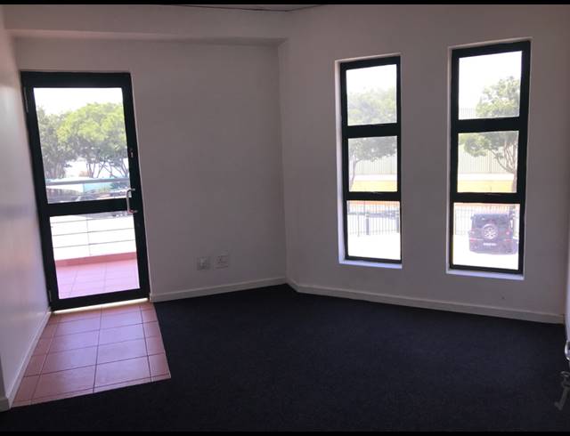 757M² WAREHOUSE TO LET IN JET PARK